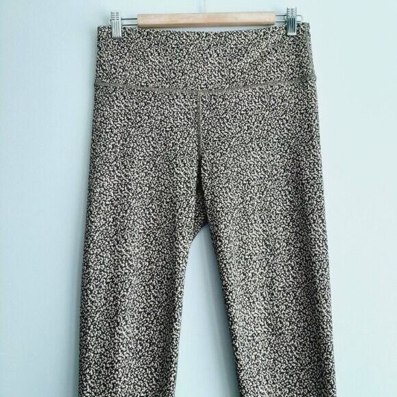 GAP Fit Eclipse Athletic Crop Leggings Dot Patern Regular Sz M - Picture 4 of 12